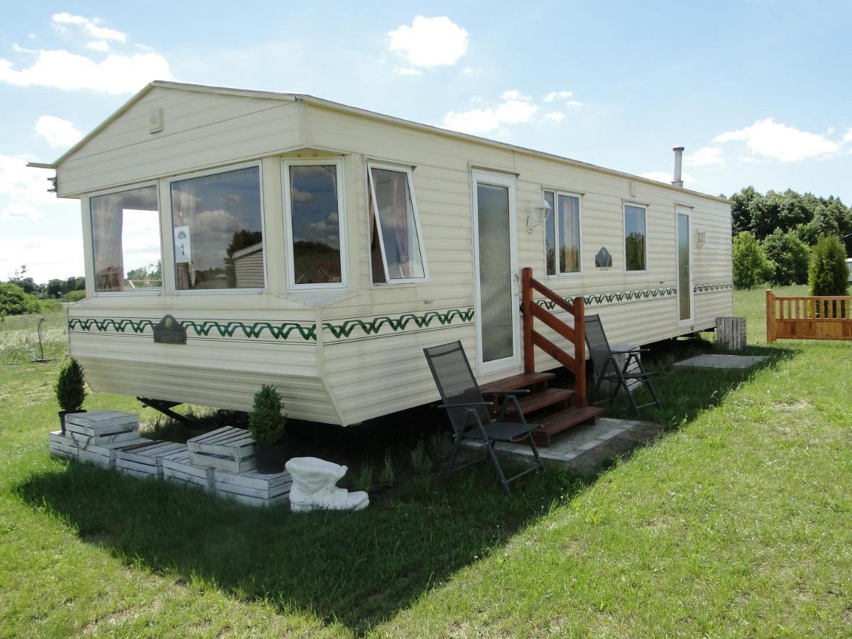 Lary Camping Homes - Domki Dabrowka Gostynin Bagian luar foto